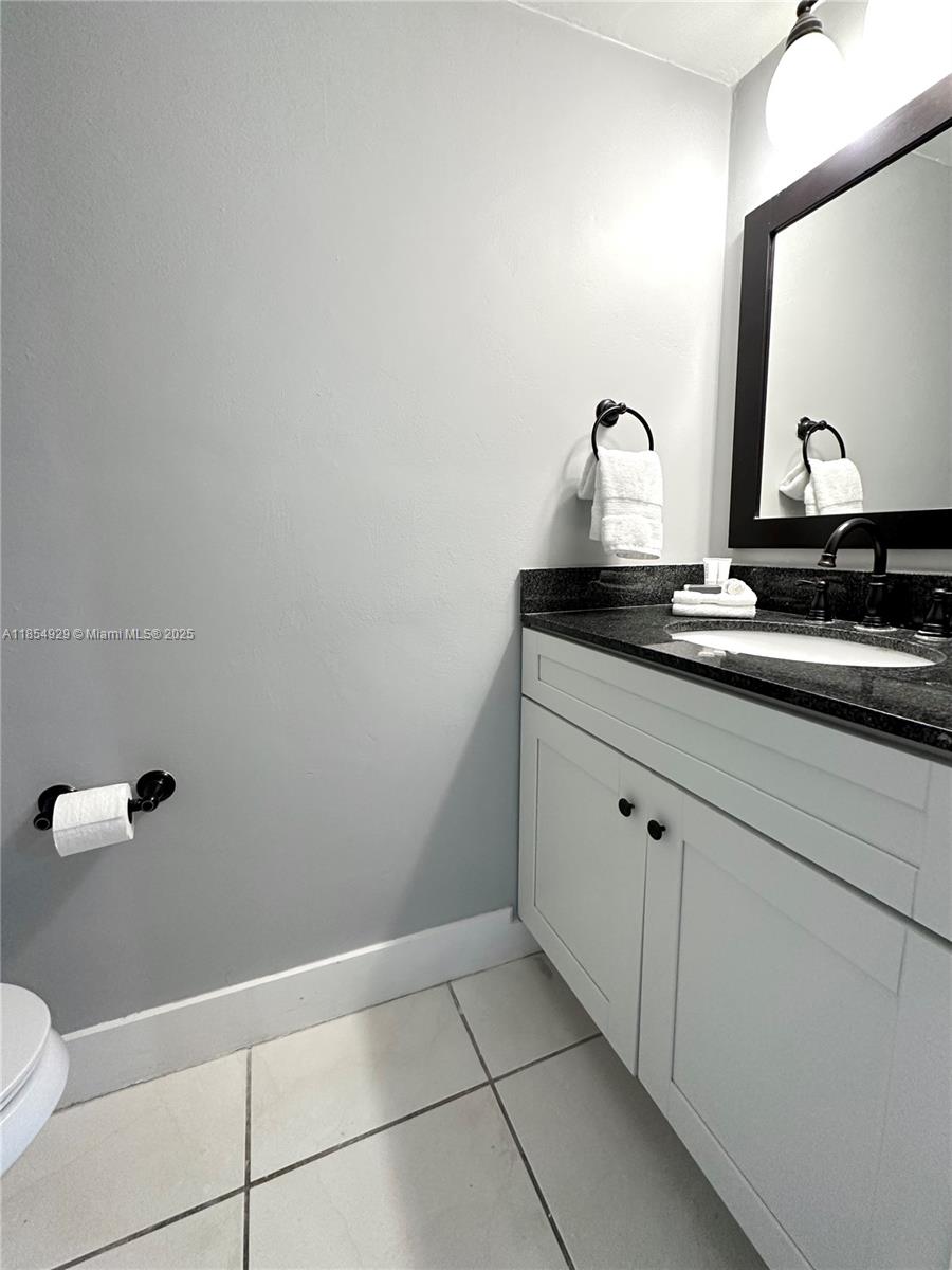 PINEBROOKE CONDO R - Residential Lease