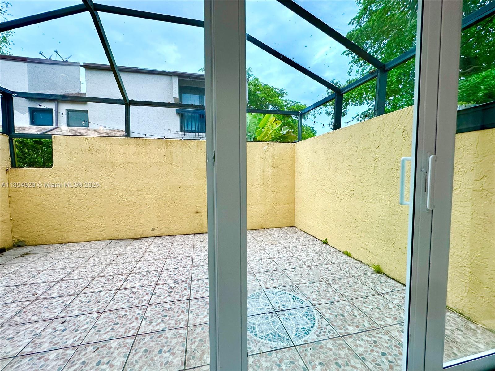 PINEBROOKE CONDO R - Residential Lease