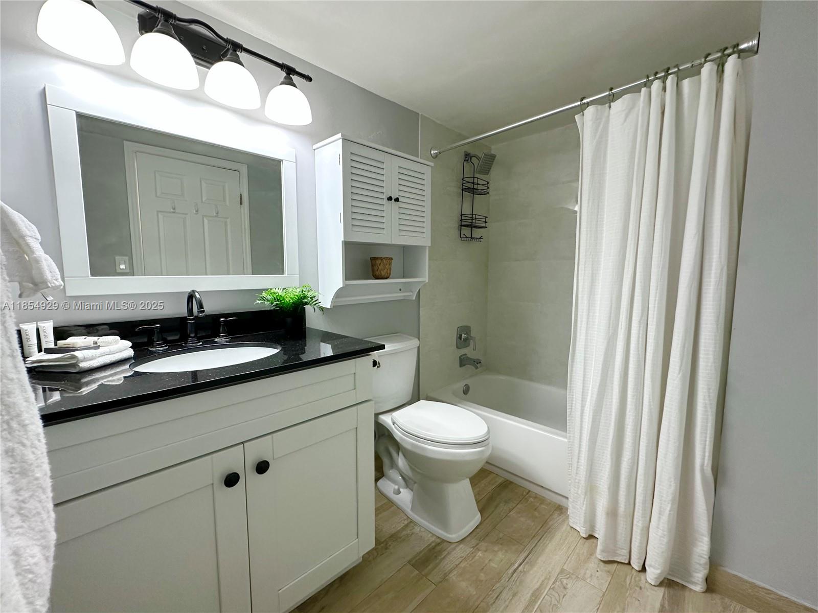PINEBROOKE CONDO R - Residential Lease