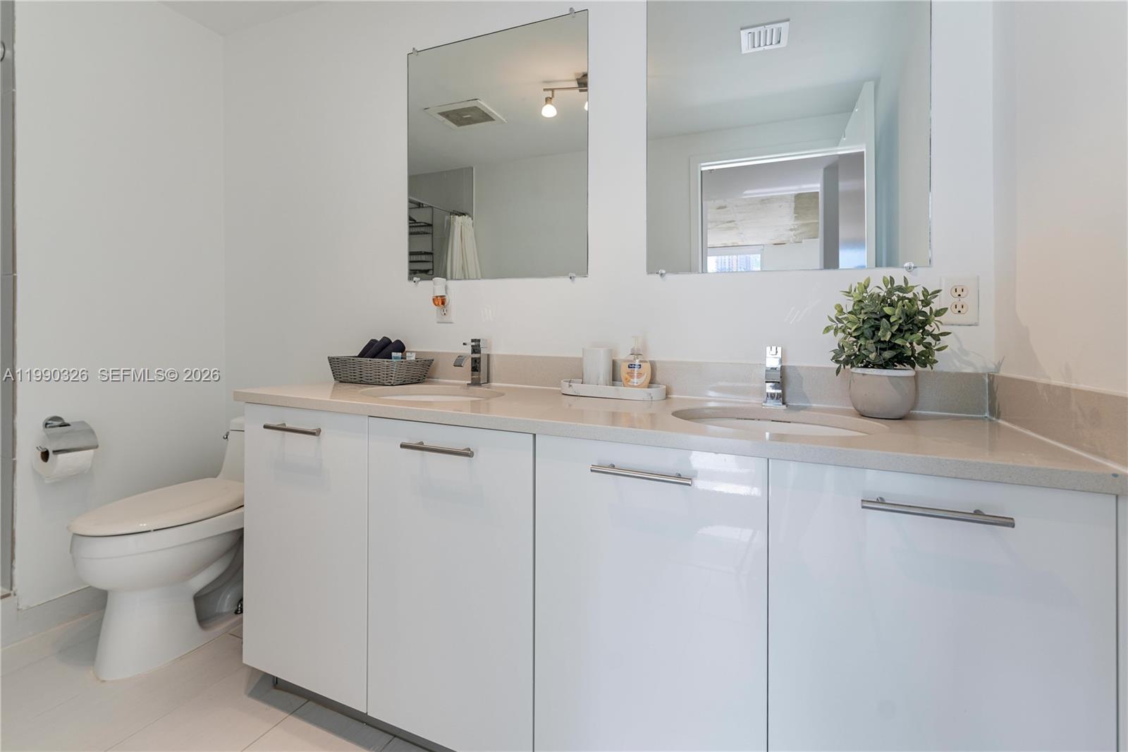 MIDBLOCK MIAMI CONDO - Residential Lease