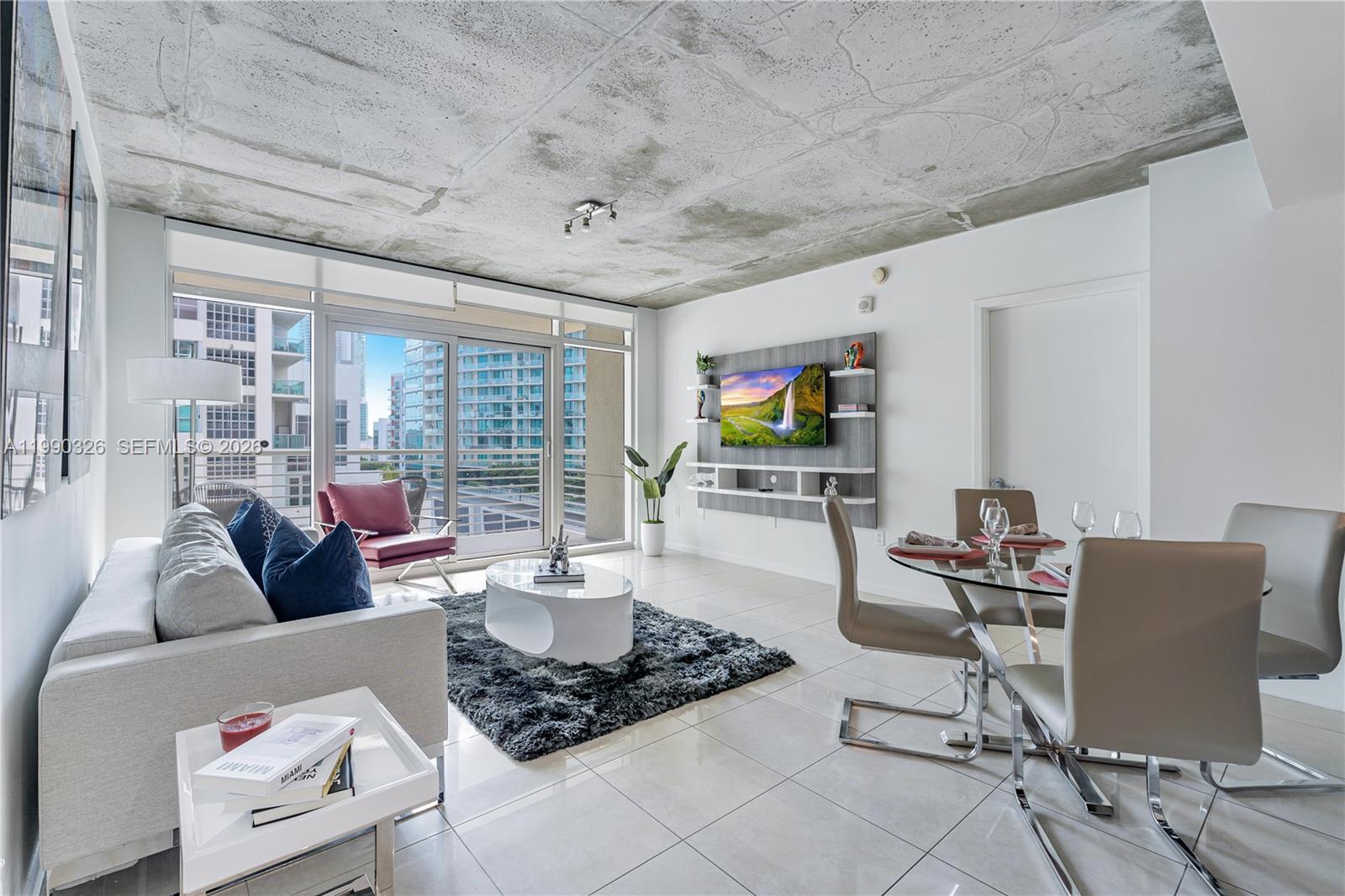 MIDBLOCK MIAMI CONDO - Residential Lease