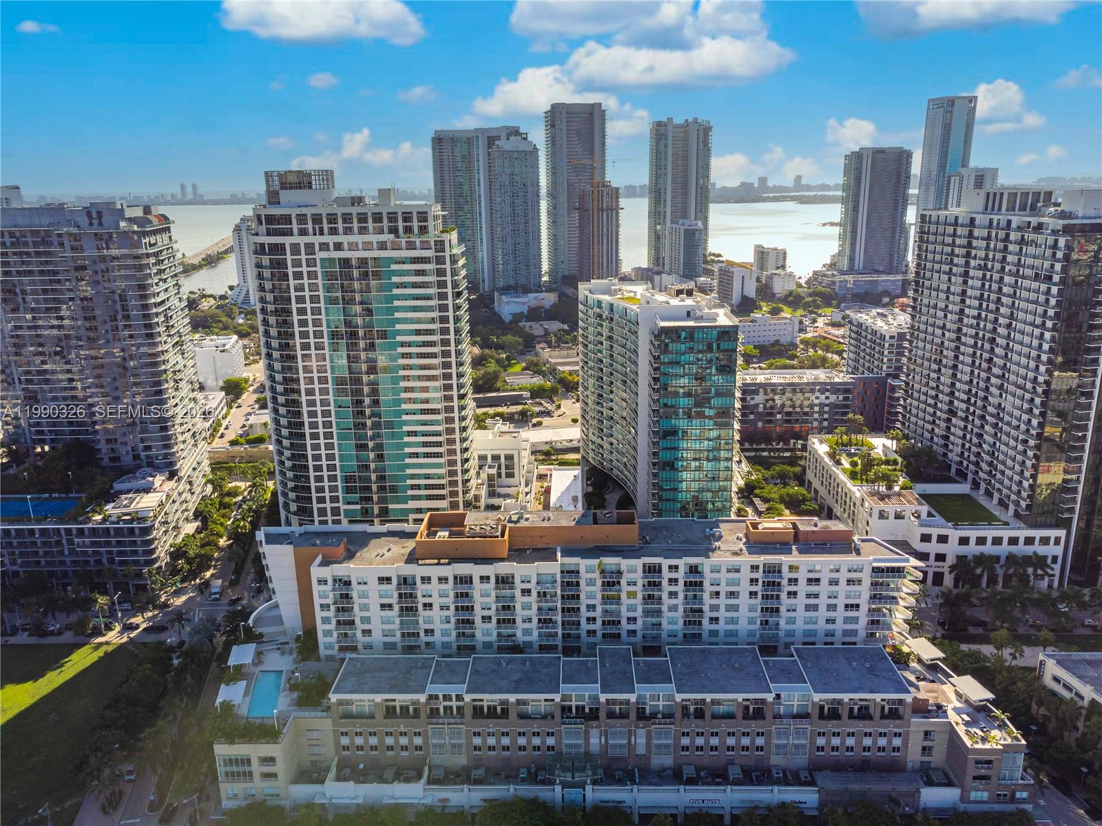 MIDBLOCK MIAMI CONDO - Residential Lease