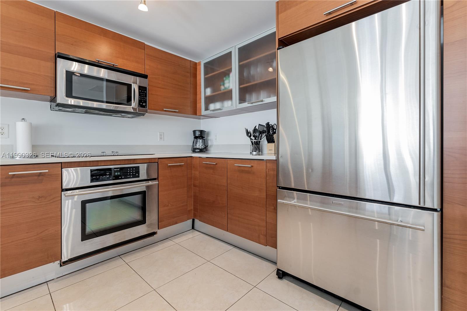 MIDBLOCK MIAMI CONDO - Residential Lease