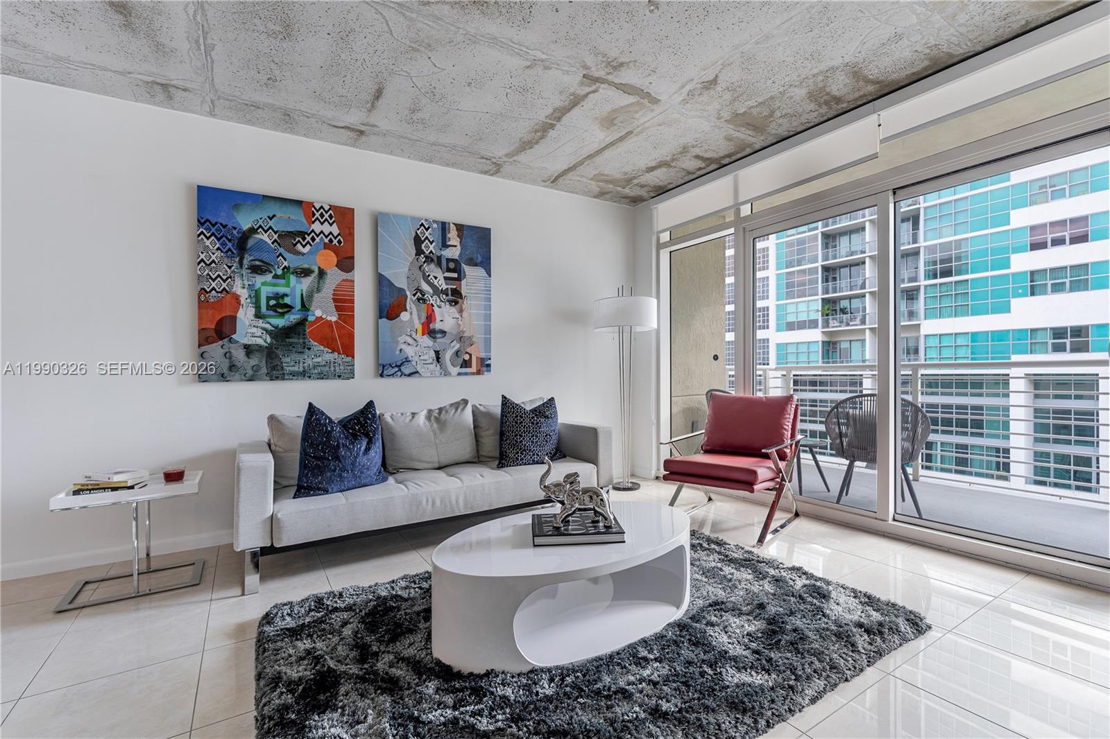 MIDBLOCK MIAMI CONDO - Residential Lease