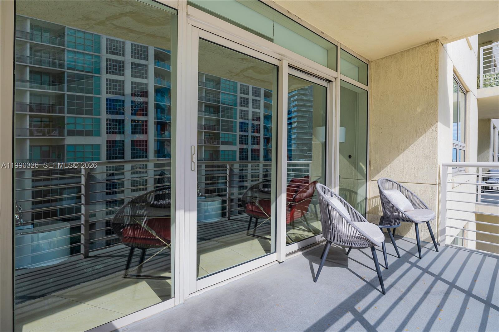 MIDBLOCK MIAMI CONDO - Residential Lease