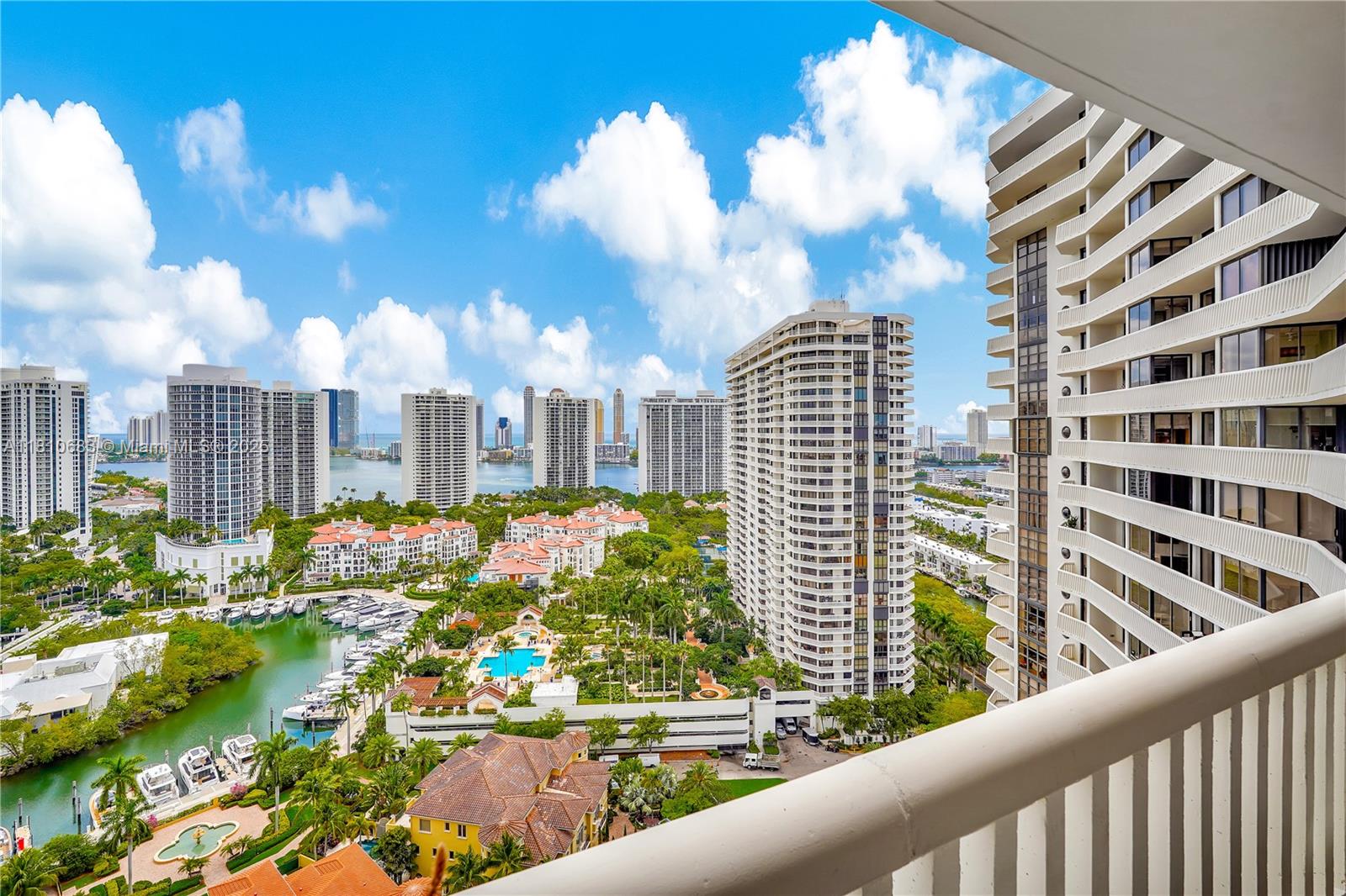 1000 Williams Island - Residential