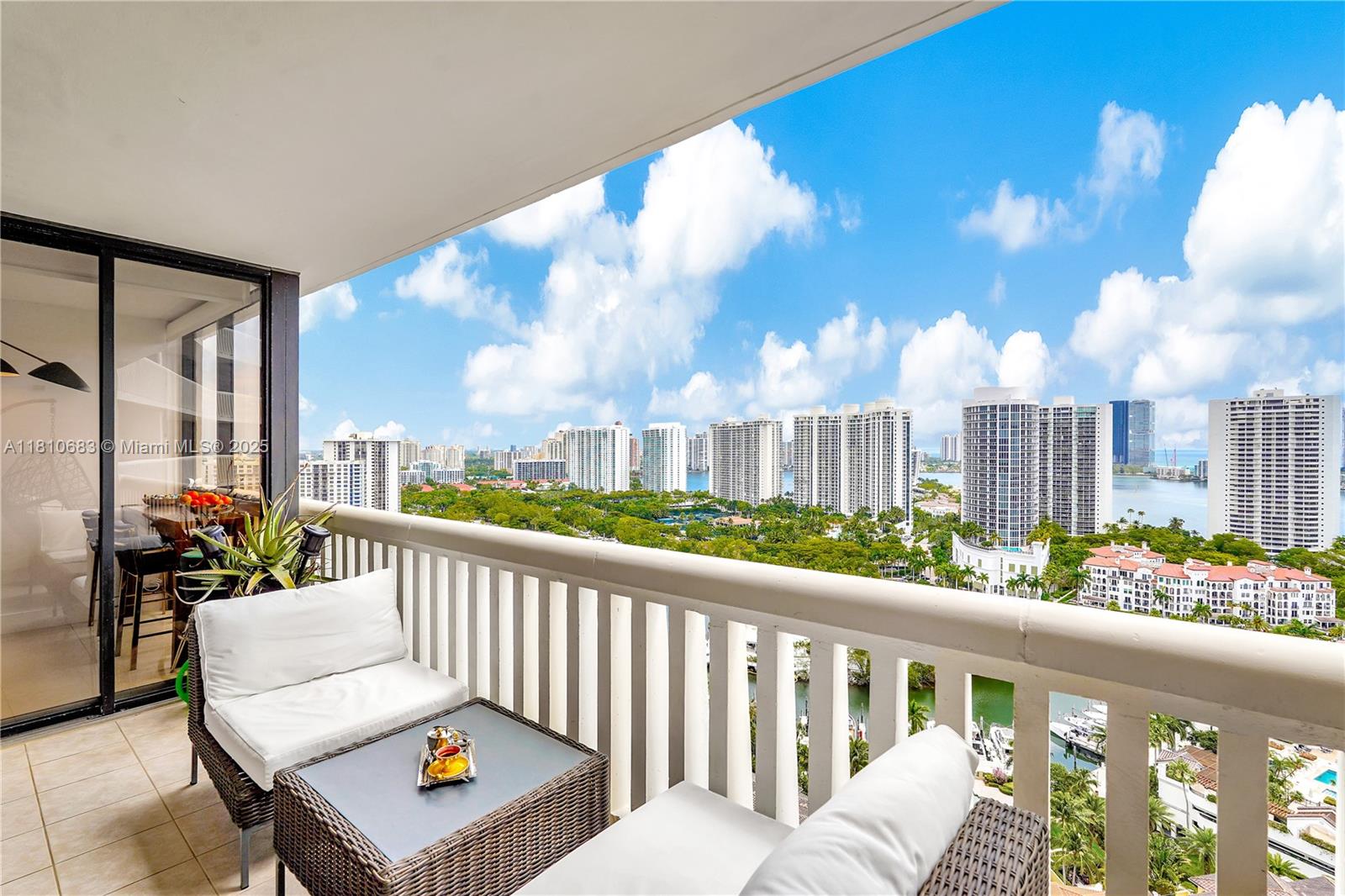 1000 Williams Island - Residential