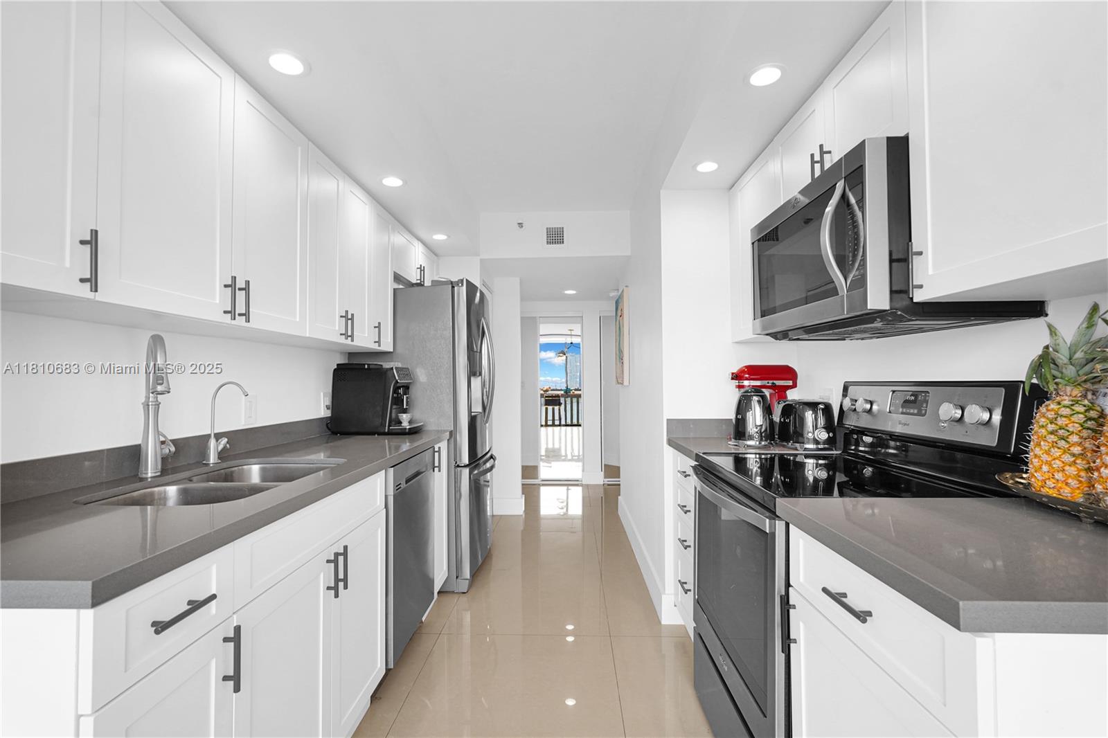 1000 Williams Island - Residential