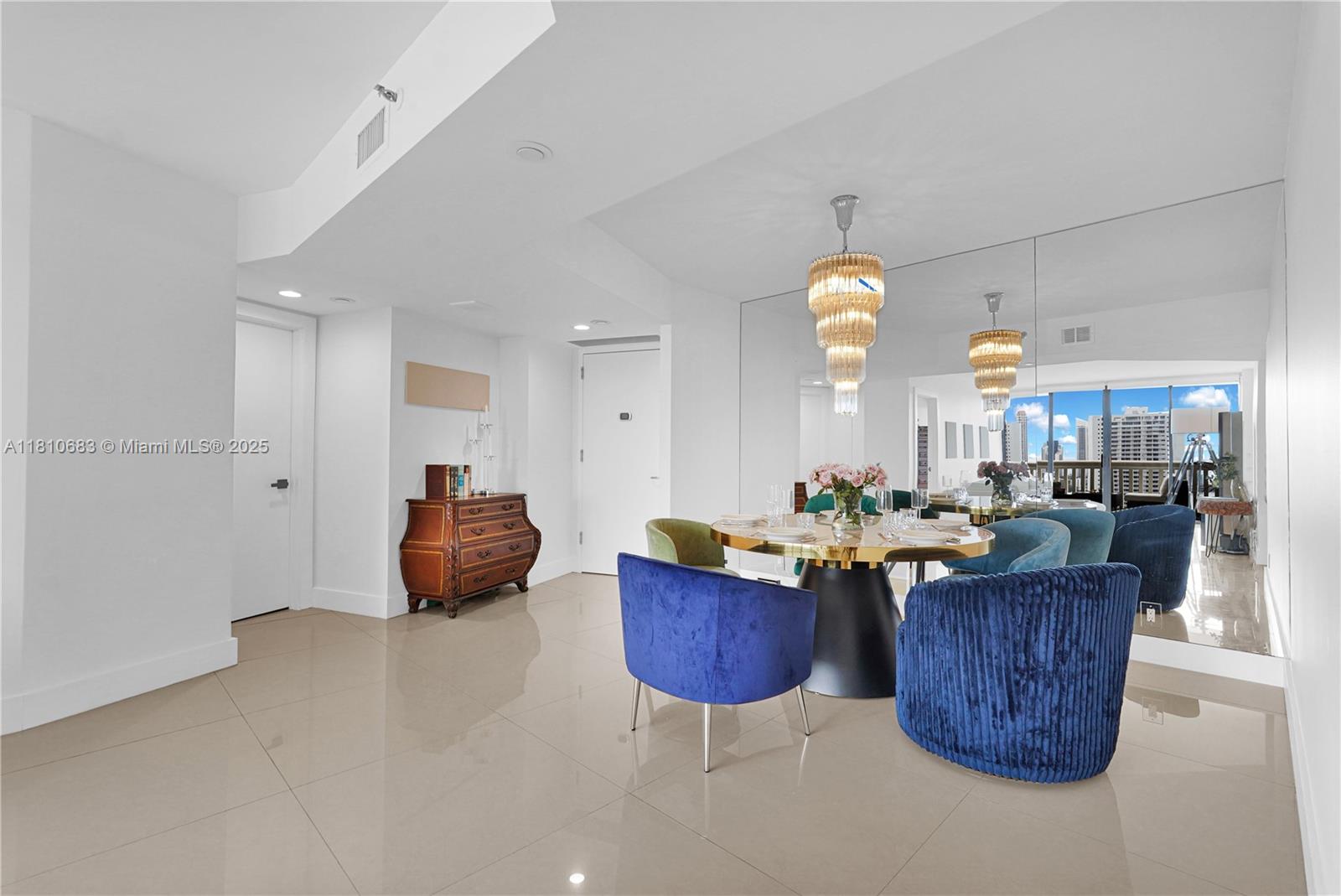 1000 Williams Island - Residential