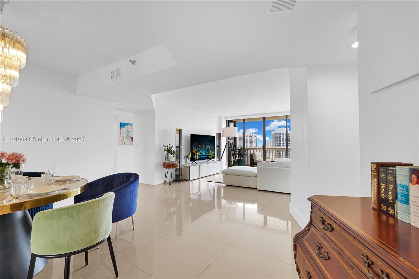 1000 Williams Island - Residential