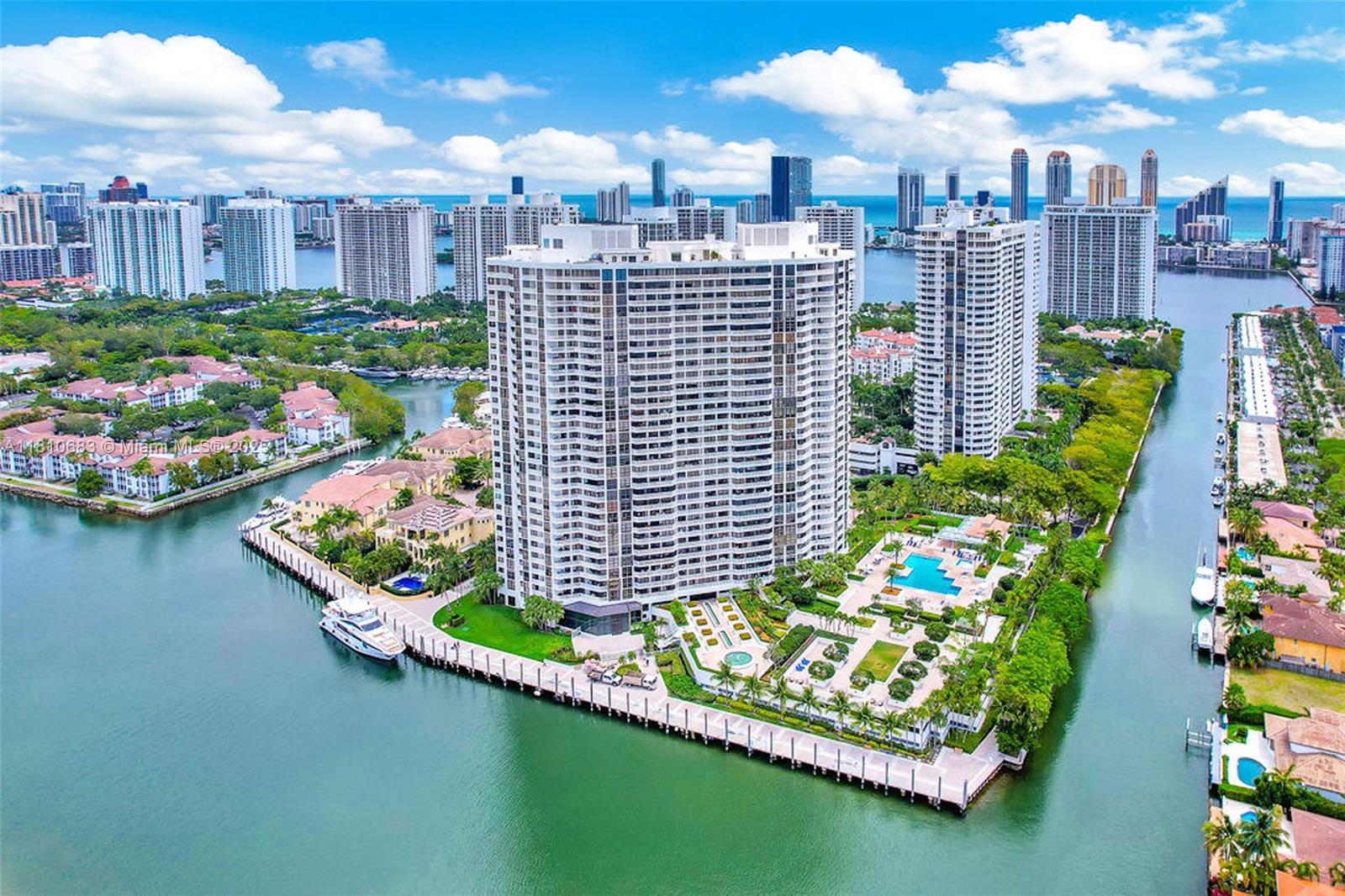 1000 Williams Island - Residential