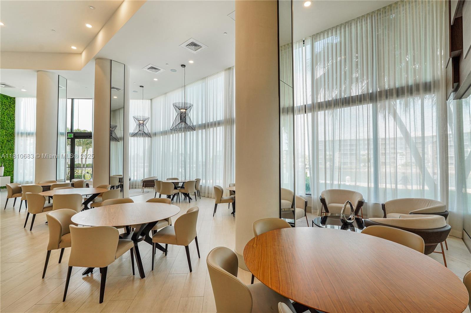 1000 Williams Island - Residential