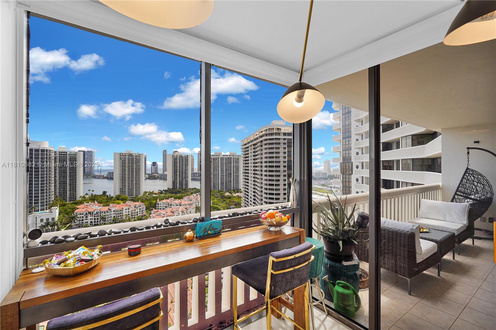 1000 Williams Island - Residential