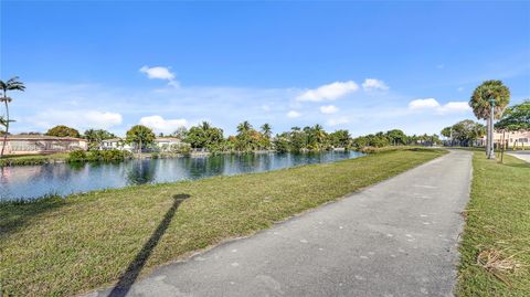 A home in Lauderdale Lakes