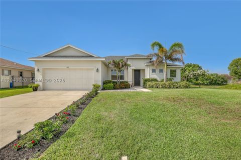 Photo of 440 SW Undallo Rd, Port St Lucie, FL 34953 (MLS # A12040620)