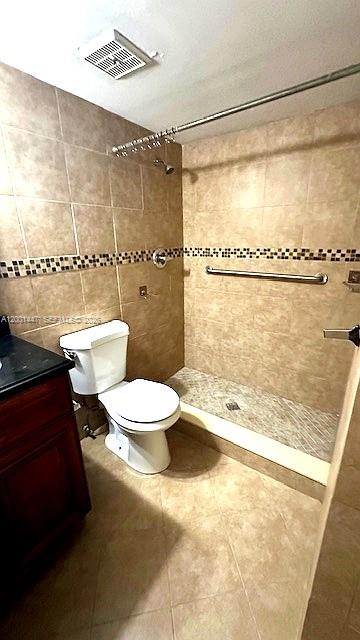 LAKEWOOD VILLAGE - Residential Lease