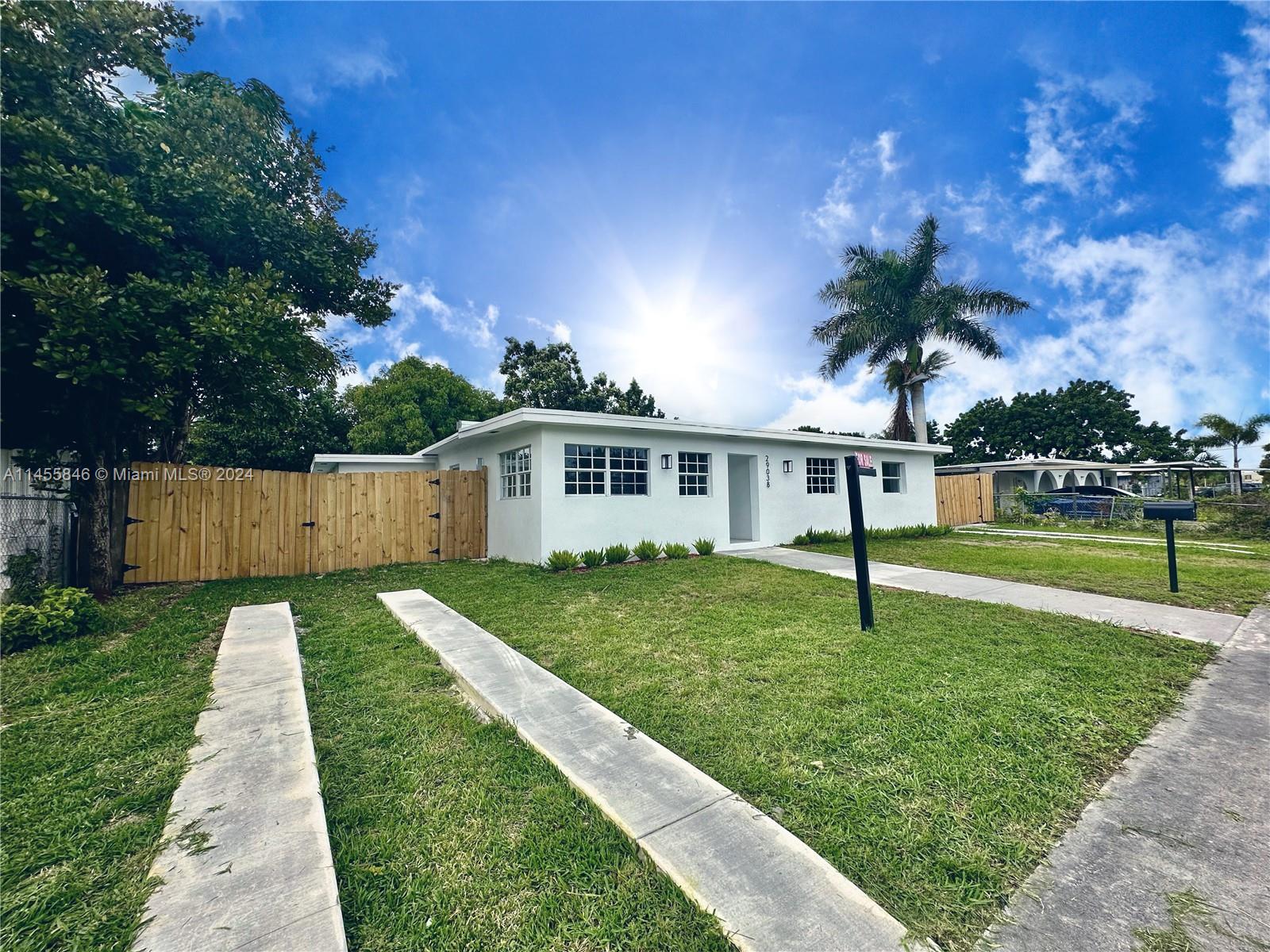 29038 Sw 152nd Ave, Homestead, Miami-Dade County, Florida - 4 Bedrooms  
3 Bathrooms - 