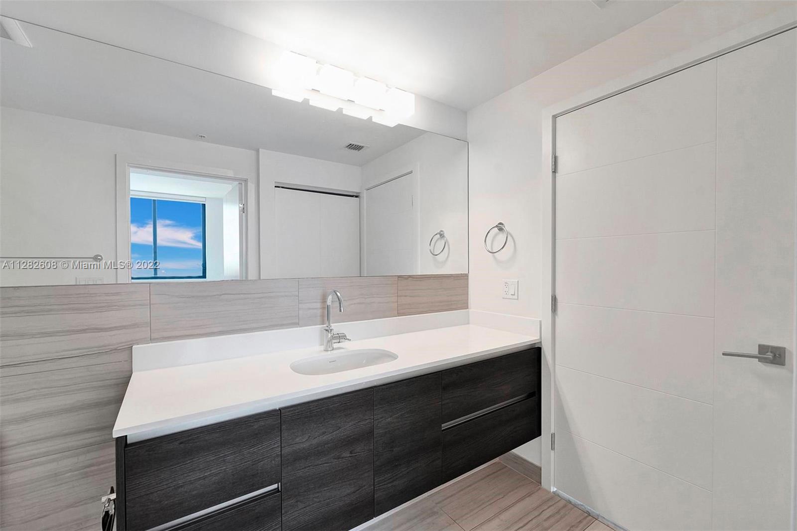 MERRICK MANOR - Residential Lease