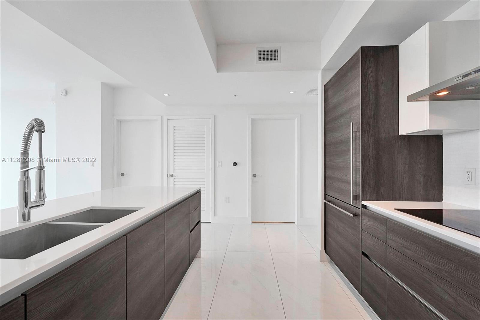 MERRICK MANOR - Residential Lease