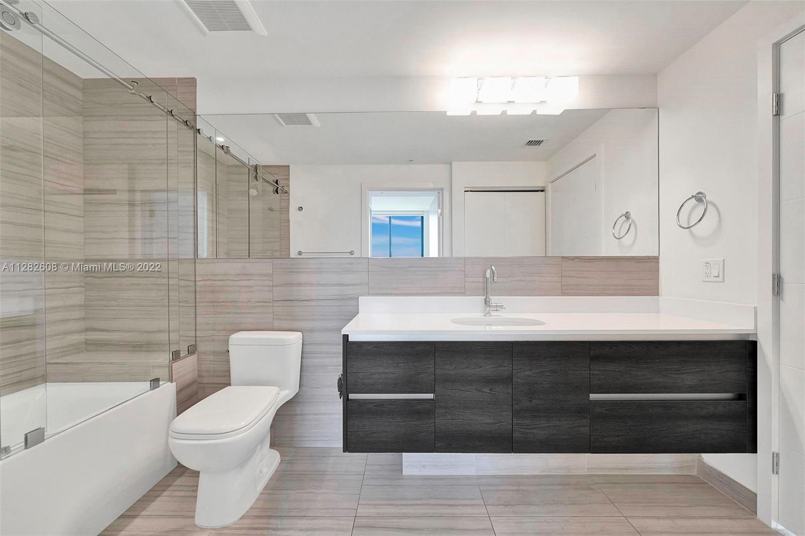 MERRICK MANOR - Residential Lease