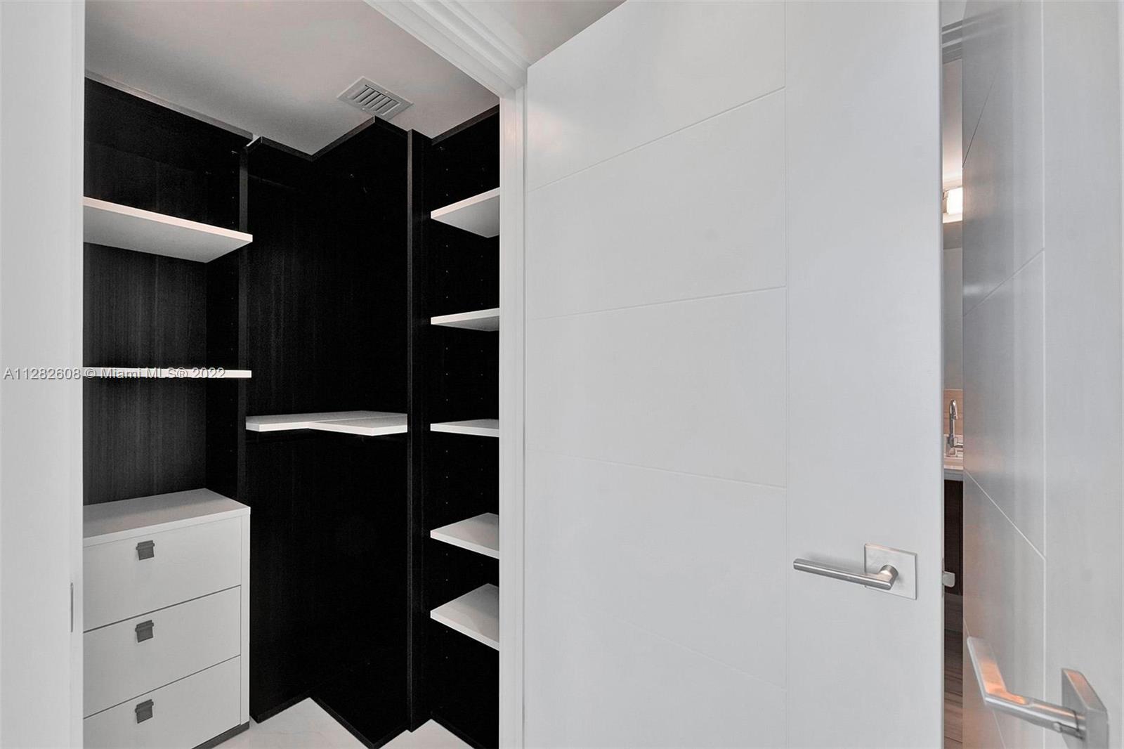 MERRICK MANOR - Residential Lease