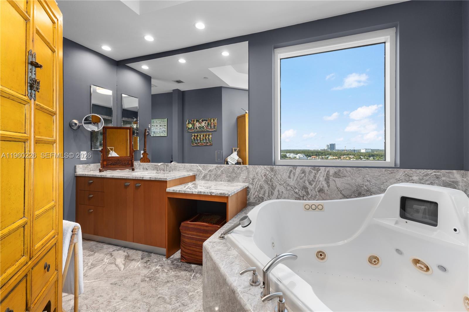 TURNBERRY OCEAN COLONY SO - Residential