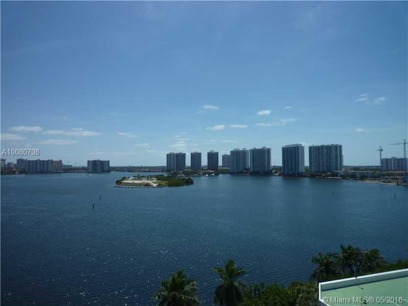 DIRECT WATER VIEWS IN THIS MAGNIFICENT REMODELED 3 /3 MARBLE AND WOOD FLOORS, STAINLESS STEEL APPLIANCES, CROWN MOLDINGS, NEW CABINETS, LUXURY BUILDING, WALK TO RESTAURANTS, MALL, CLOSE TO THE BEACH, CLOSETS GALORE. TENANT UNTIL JUNE 1, 2016. NEED 24 HOURS ADVANCE NOTICE