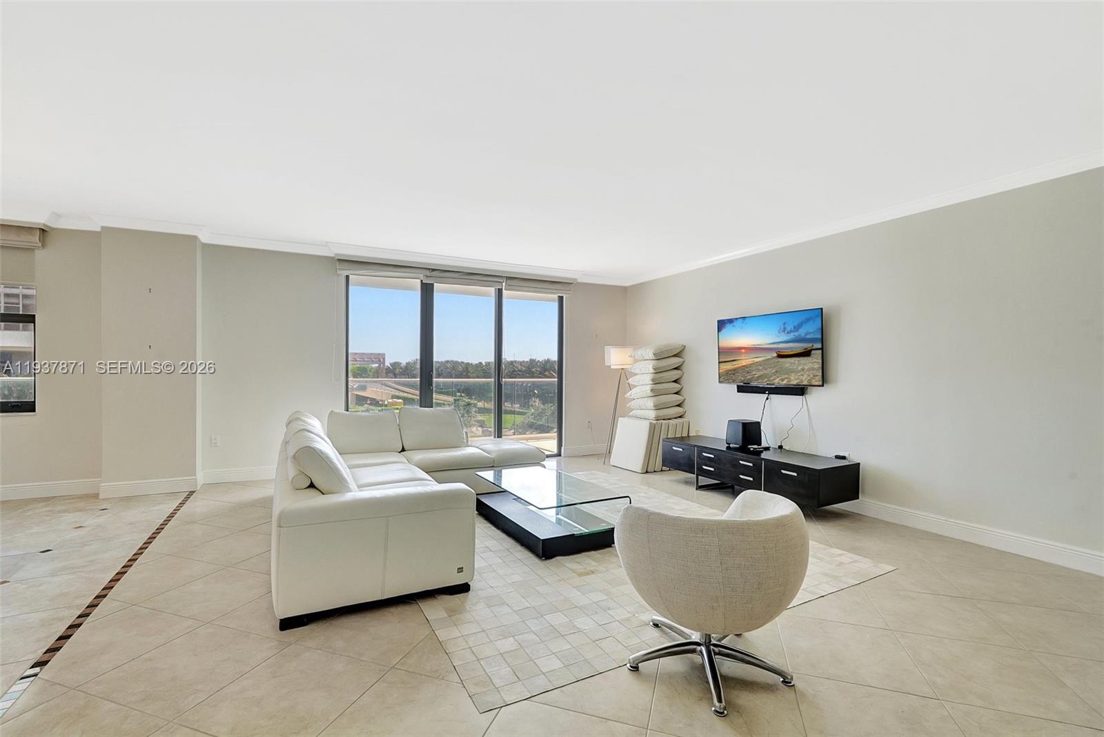 BALMORAL CONDO - Residential