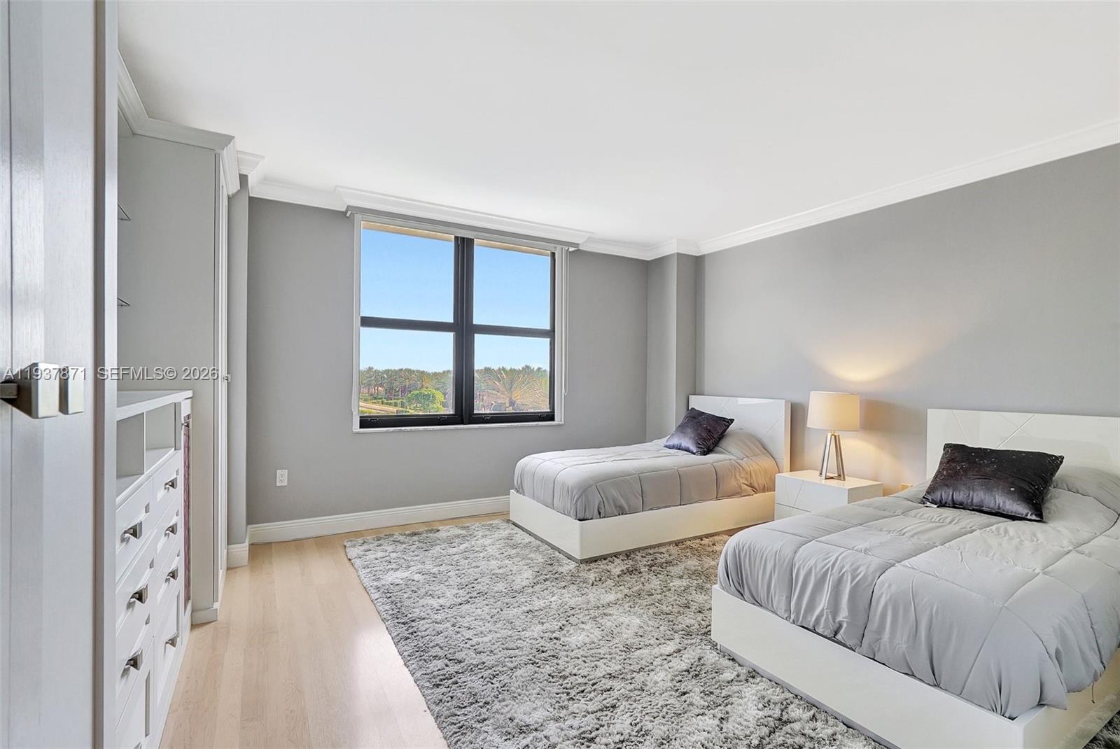 BALMORAL CONDO - Residential