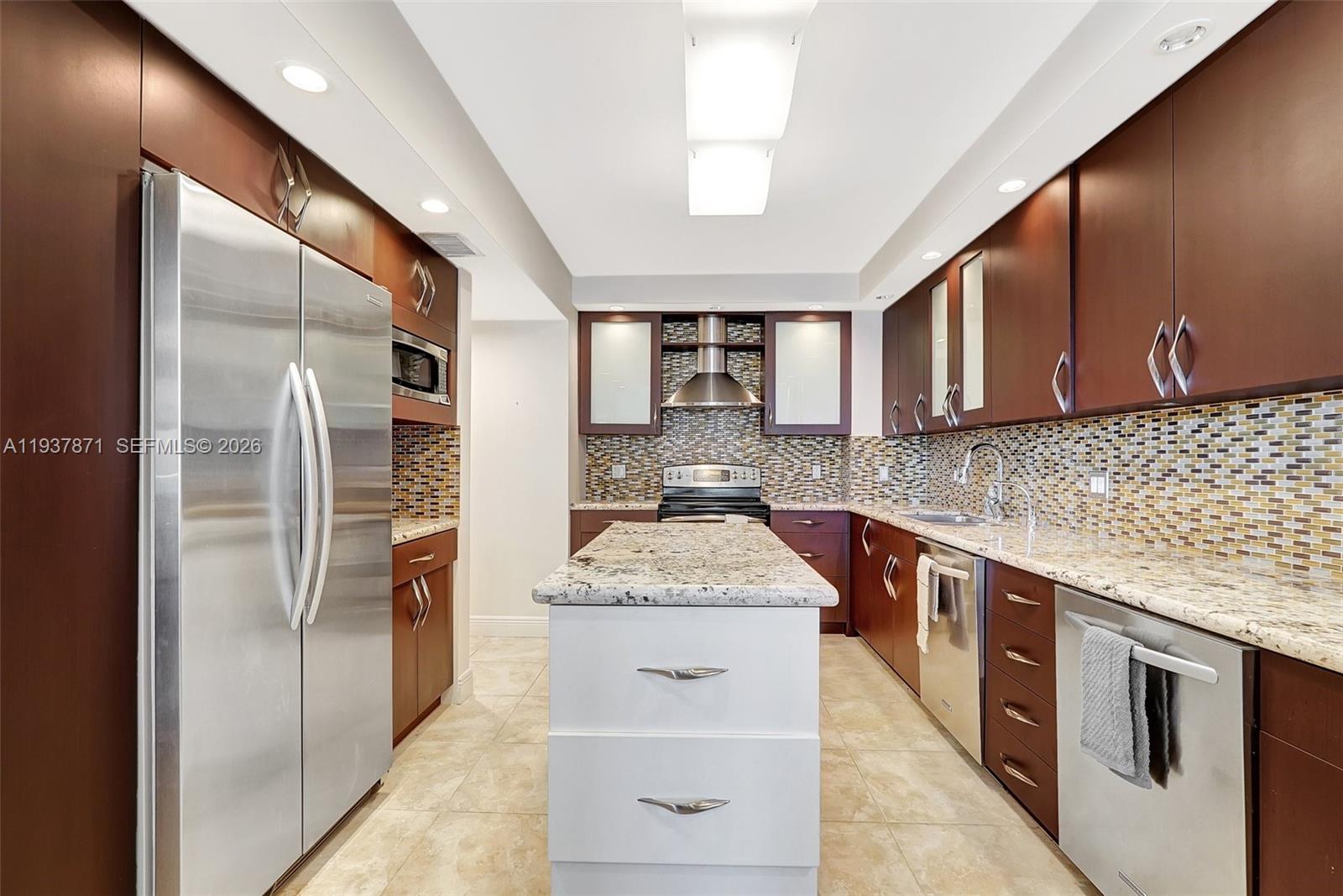 BALMORAL CONDO - Residential