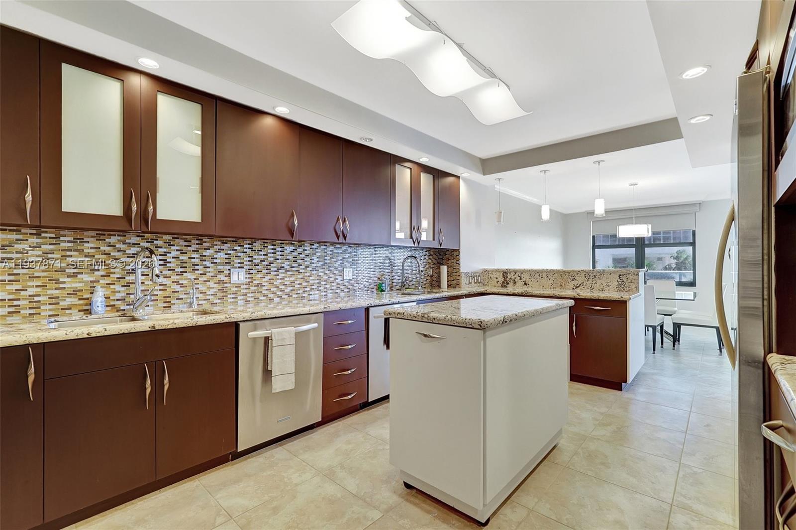 BALMORAL CONDO - Residential