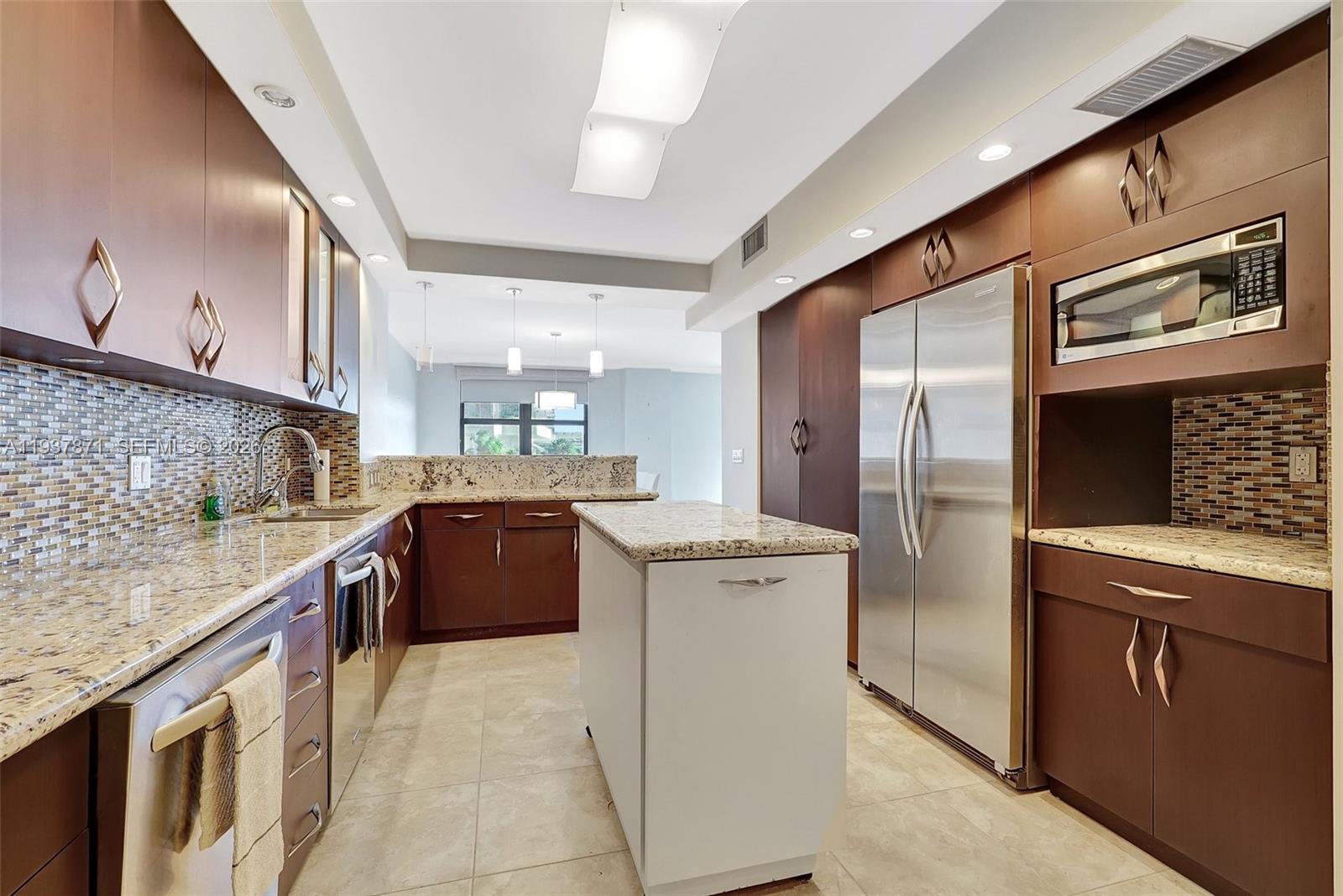 BALMORAL CONDO - Residential