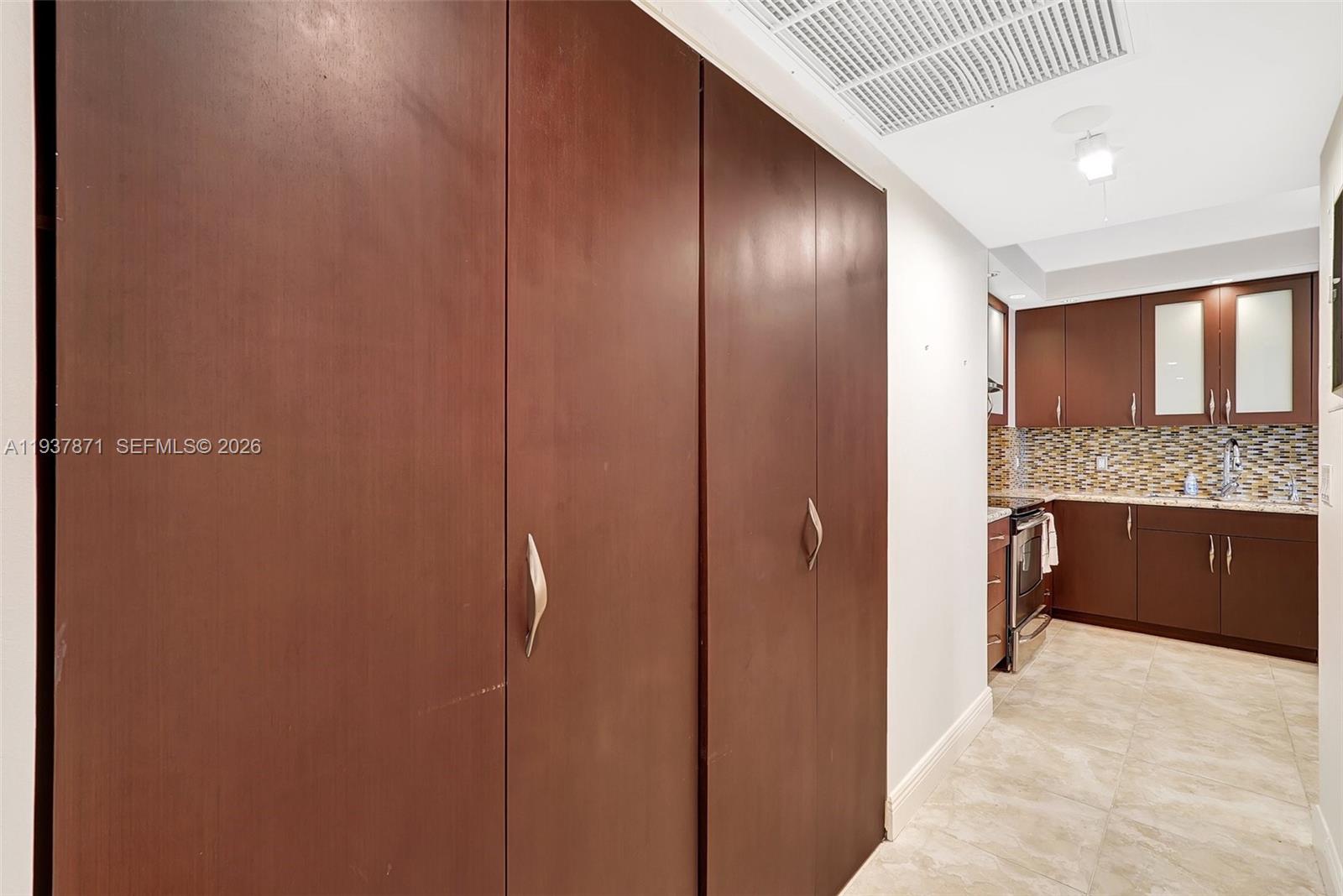 BALMORAL CONDO - Residential