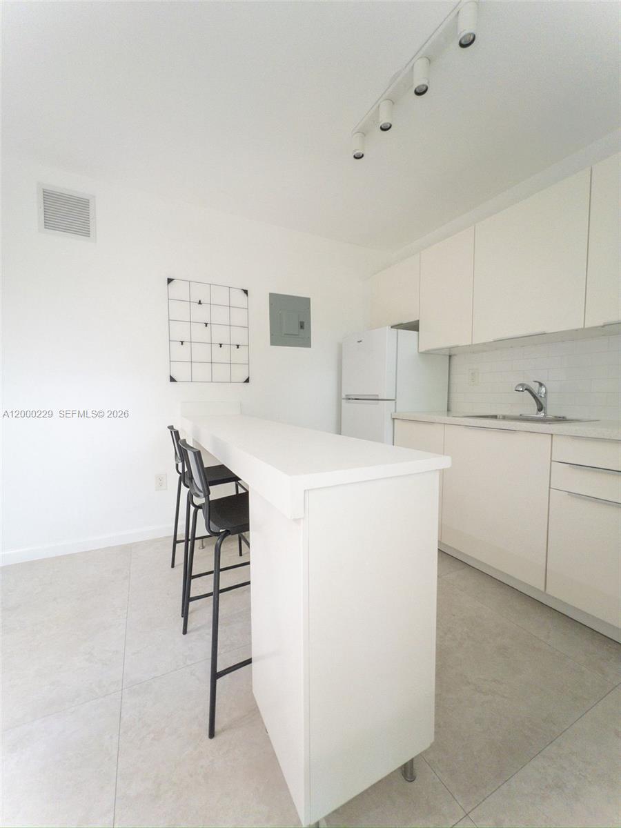3676 Oak Ave 7