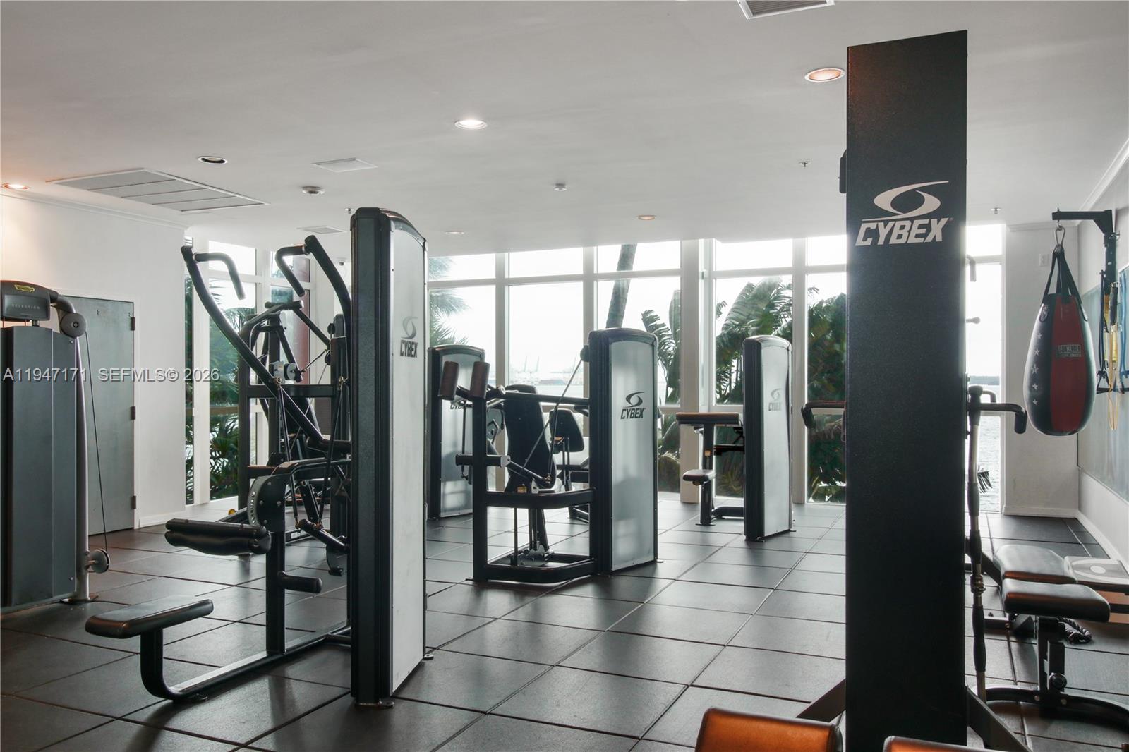 THE MARK ON BRICKELL COND - Residential