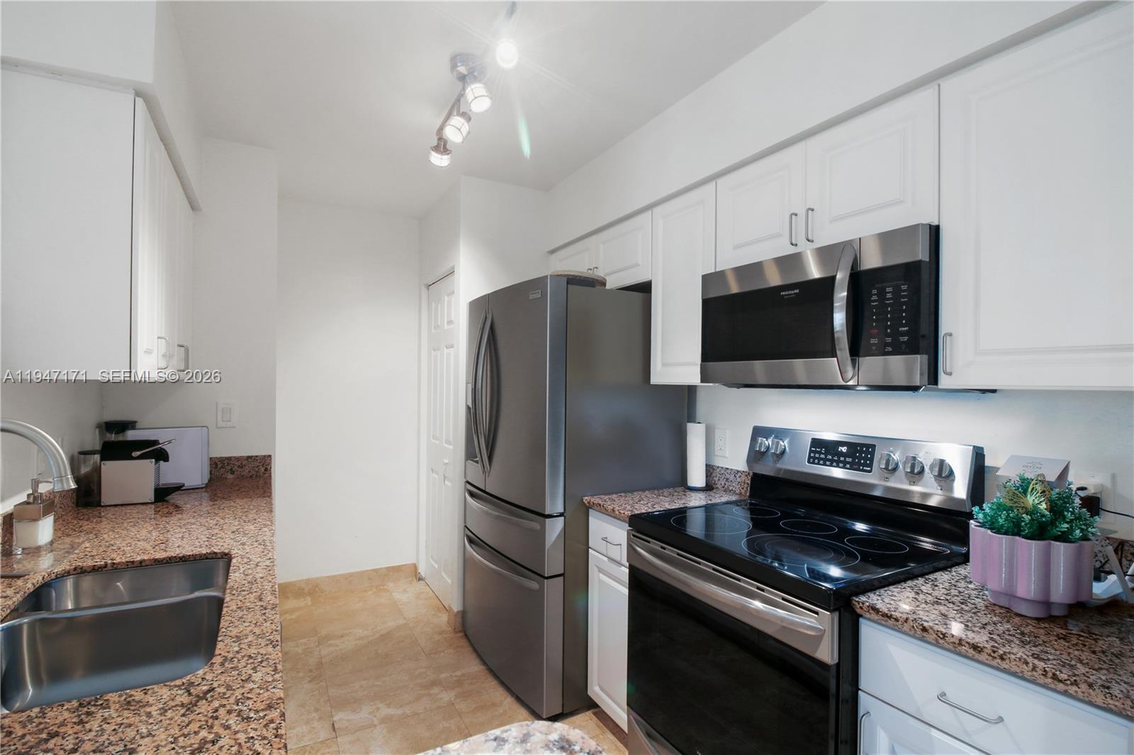 THE MARK ON BRICKELL COND - Residential