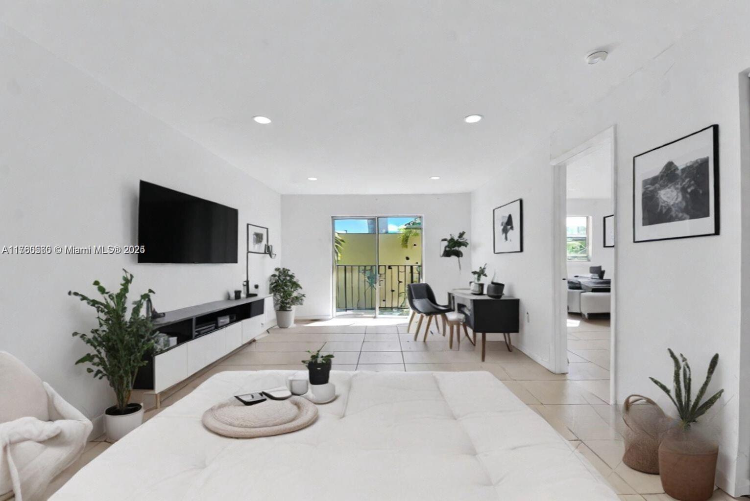 Property for Sale at 618 Euclid Ave 303, Miami Beach, Miami-Dade County, Florida - Bedrooms: 1 
Bathrooms: 2  - $270,000