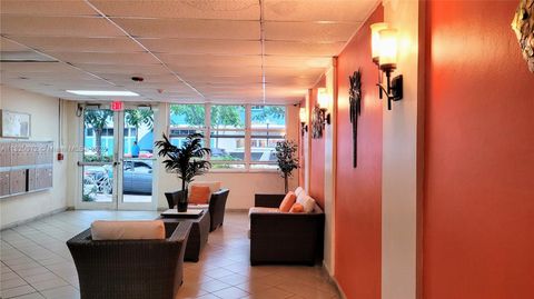 524 Washington Ave 213 Miami Beach FL 33139