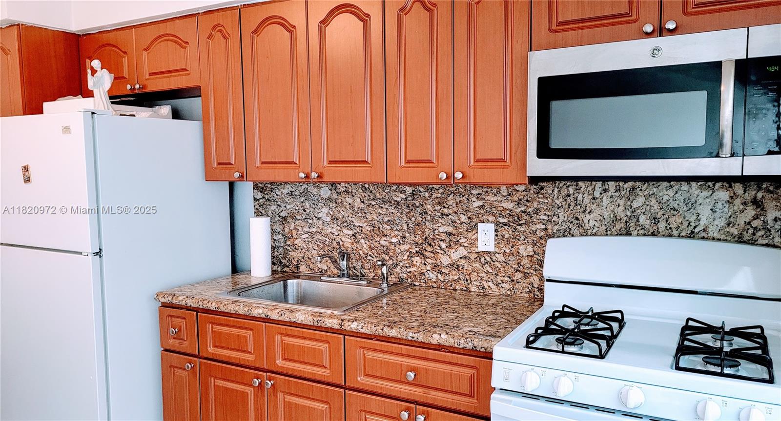 524 Washington Ave 213