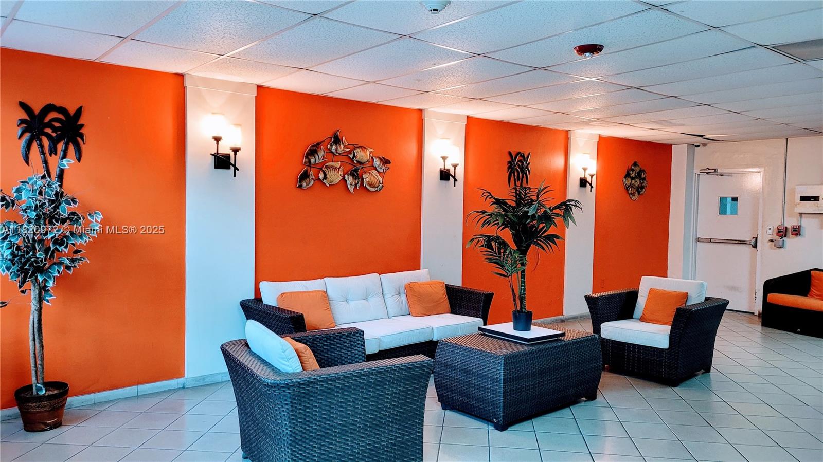 524 Washington Ave 213