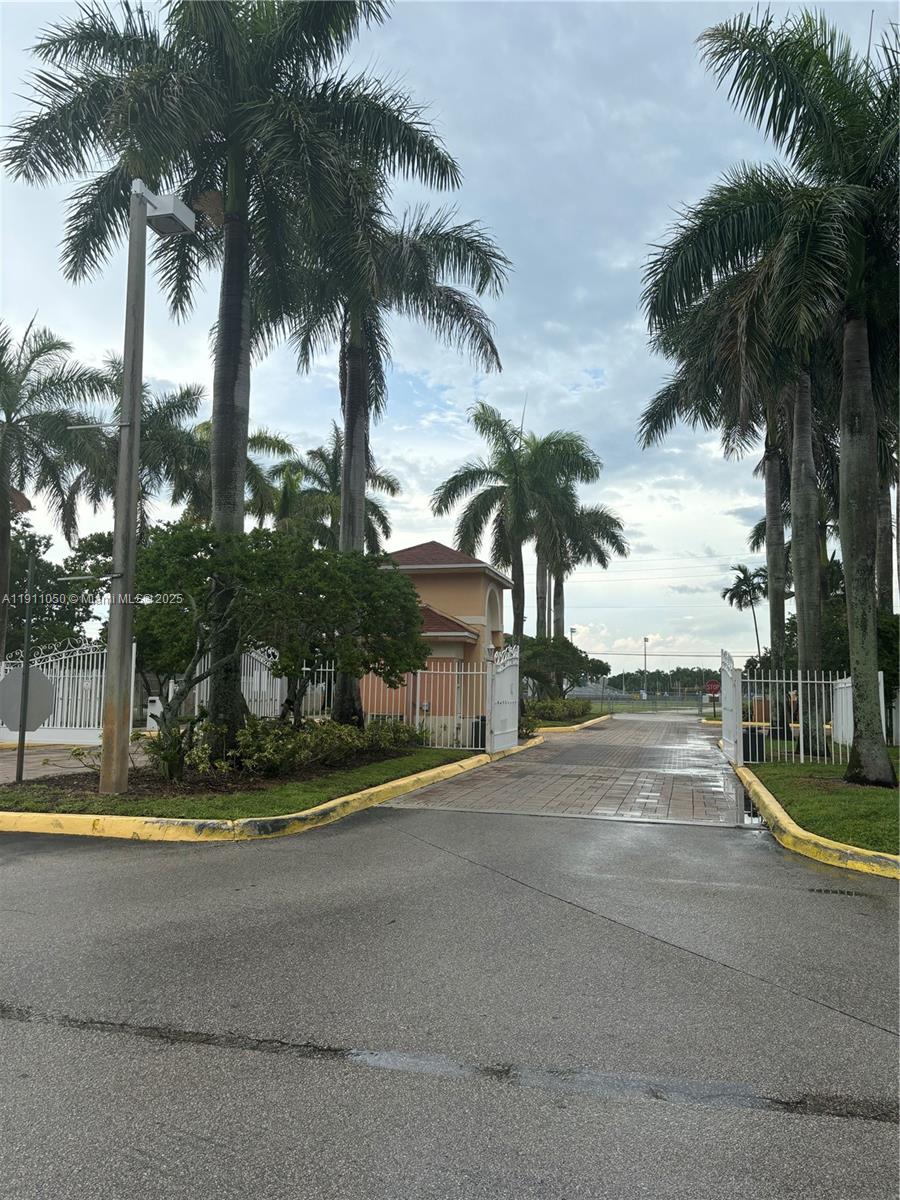 COURTYARDS AT DAVIE CONDO - Residential Lease