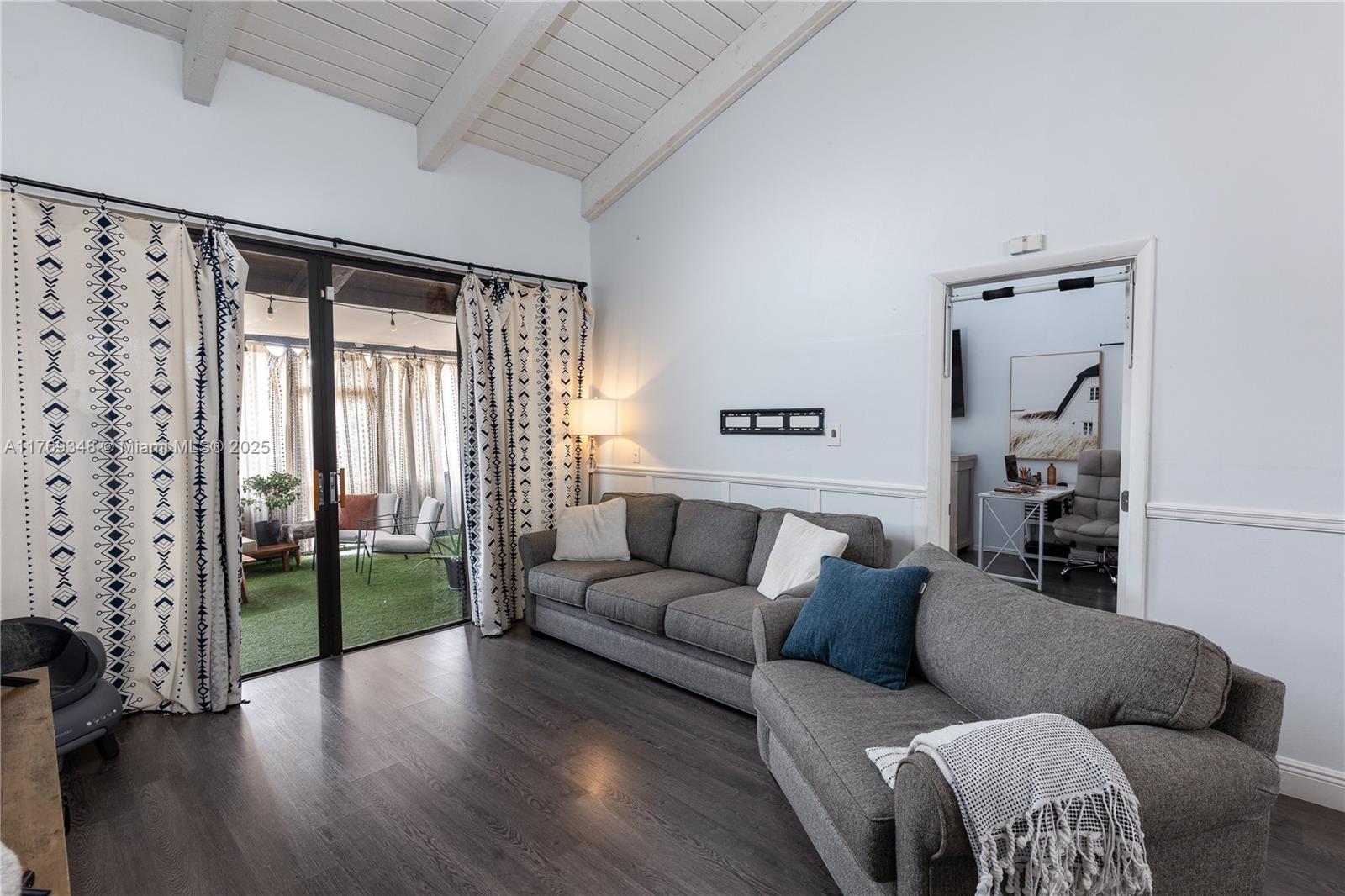 WESTVIEW CONDOMINIUM NO T - Residential