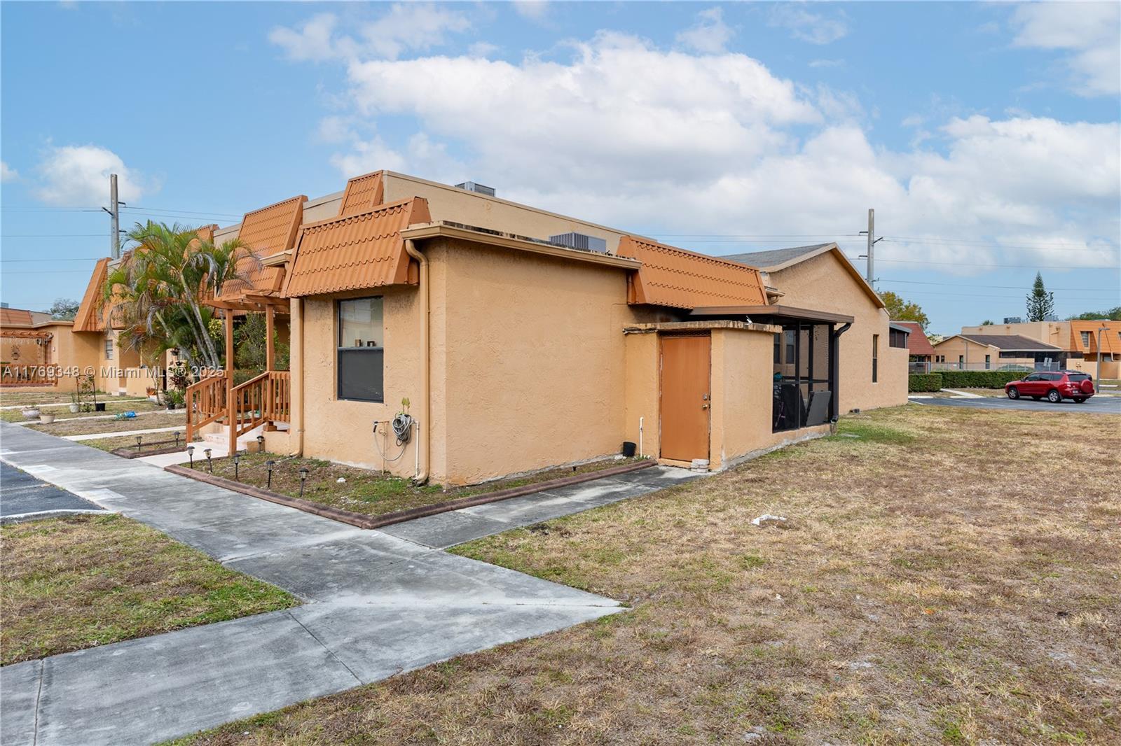 WESTVIEW CONDOMINIUM NO T - Residential