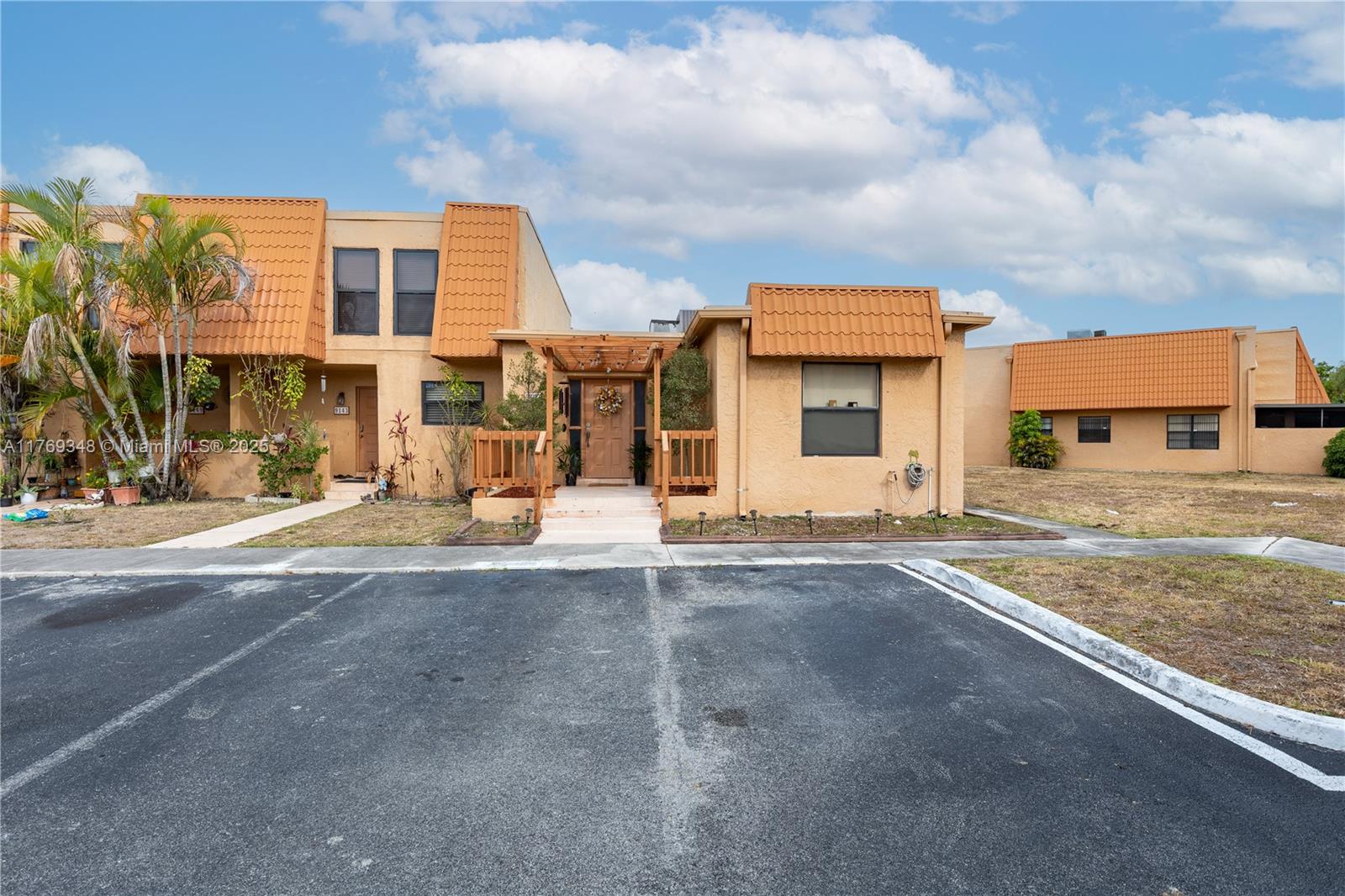 WESTVIEW CONDOMINIUM NO T - Residential