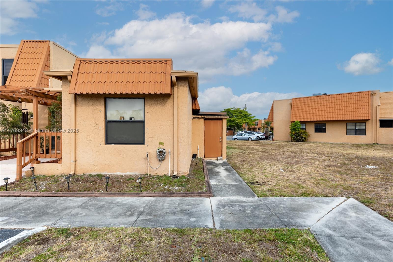 WESTVIEW CONDOMINIUM NO T - Residential