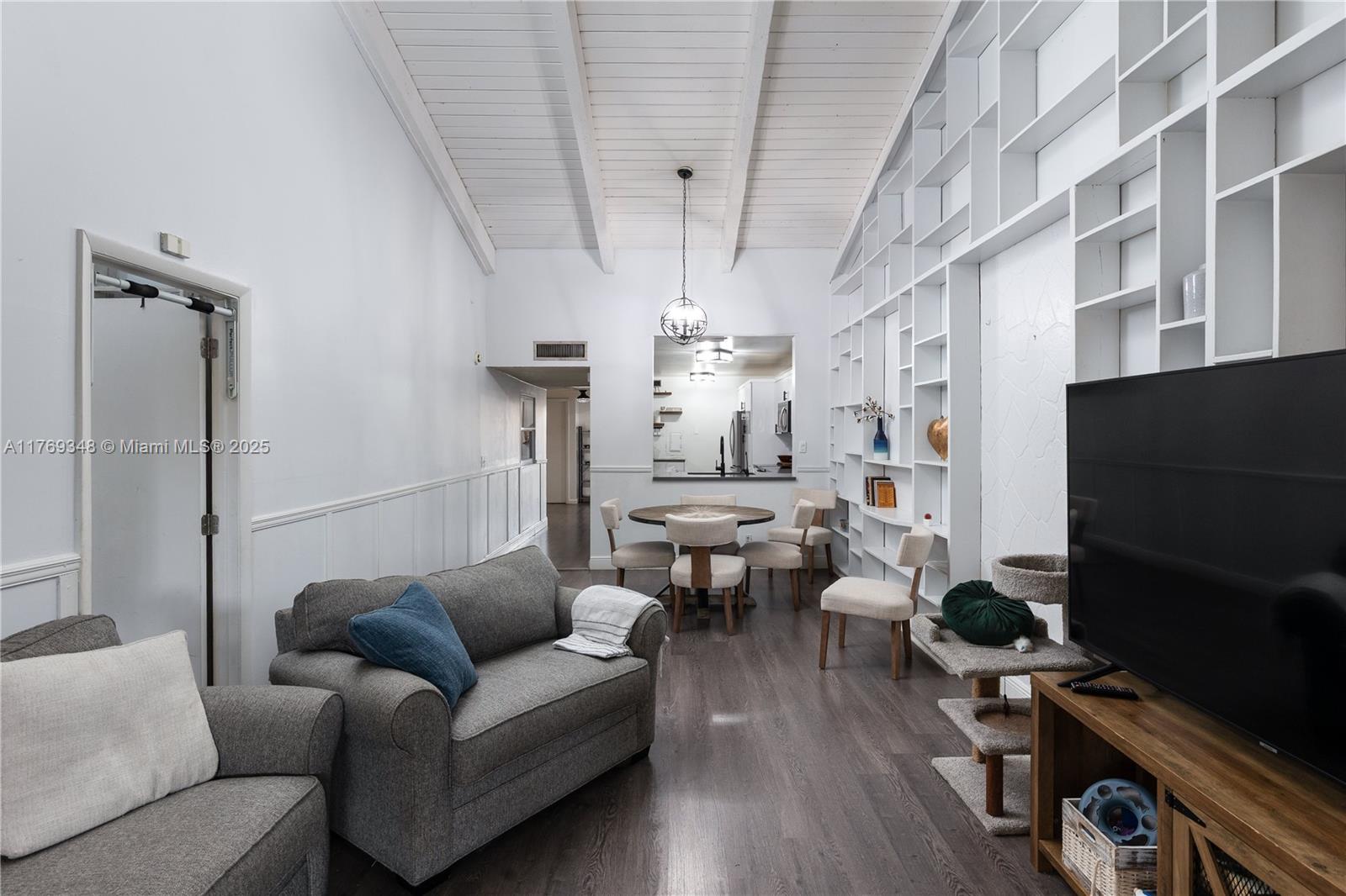 WESTVIEW CONDOMINIUM NO T - Residential