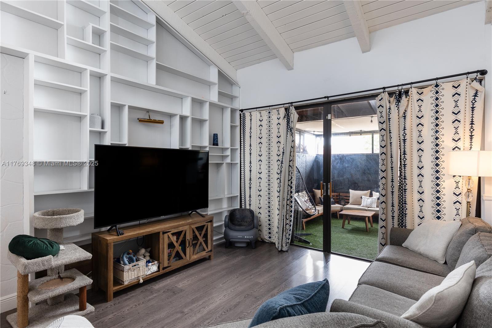 WESTVIEW CONDOMINIUM NO T - Residential