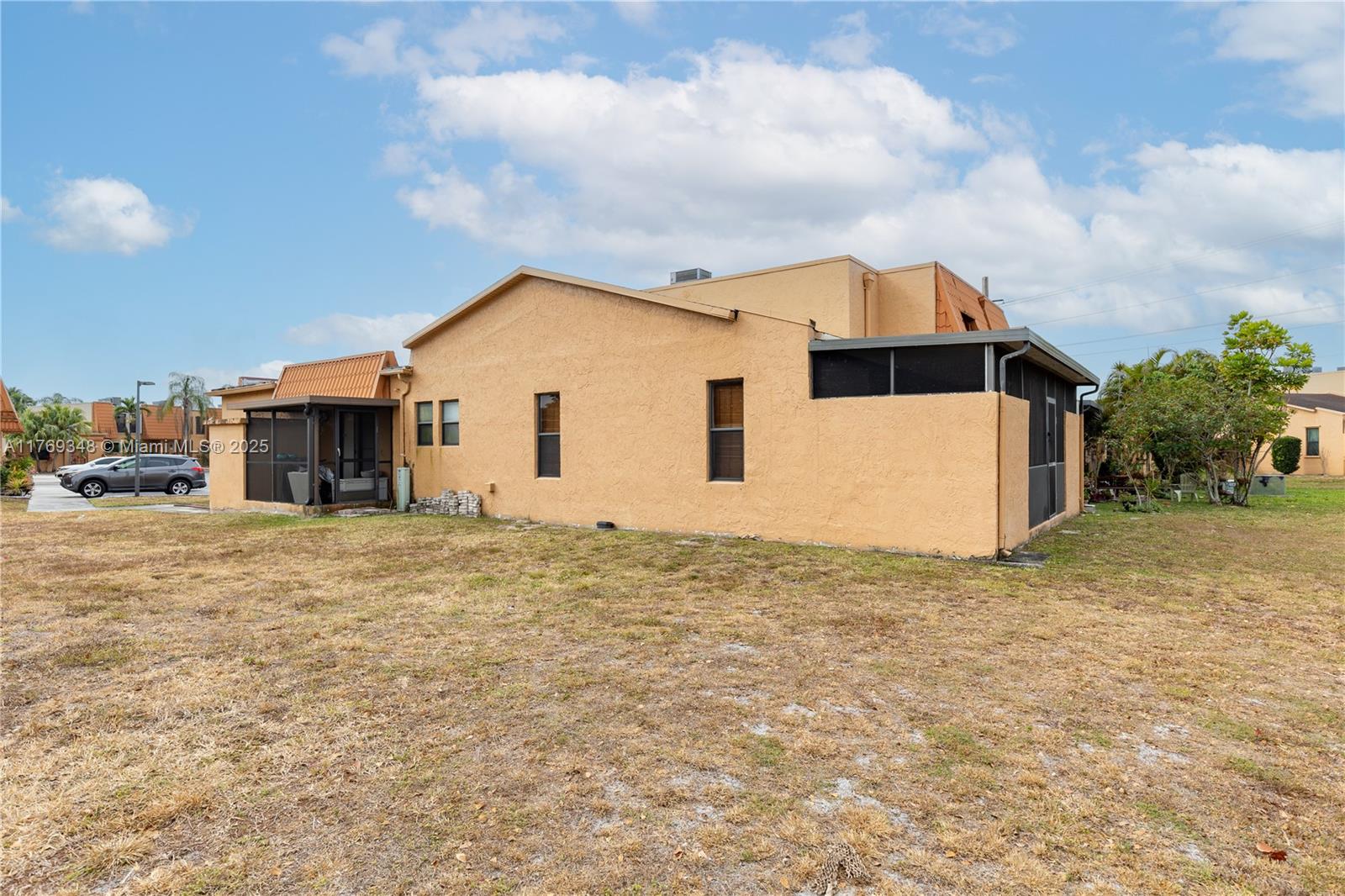 WESTVIEW CONDOMINIUM NO T - Residential