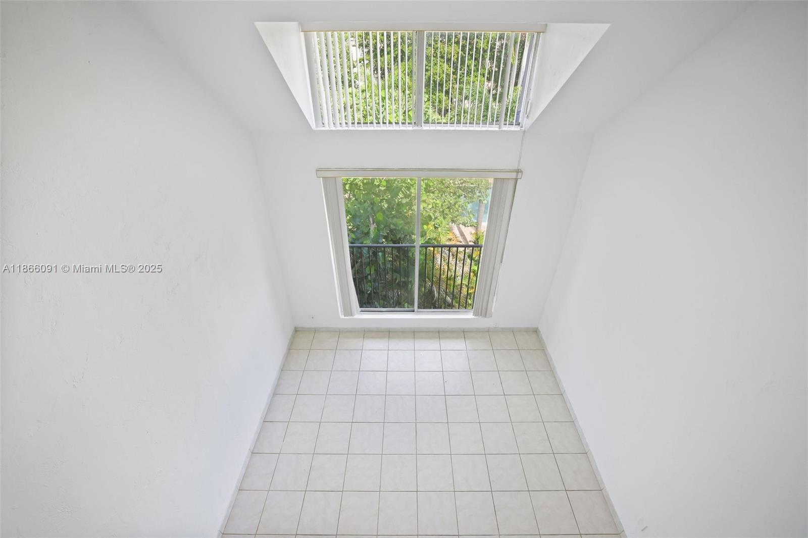 DADELAND GROVE CONDO - Residential