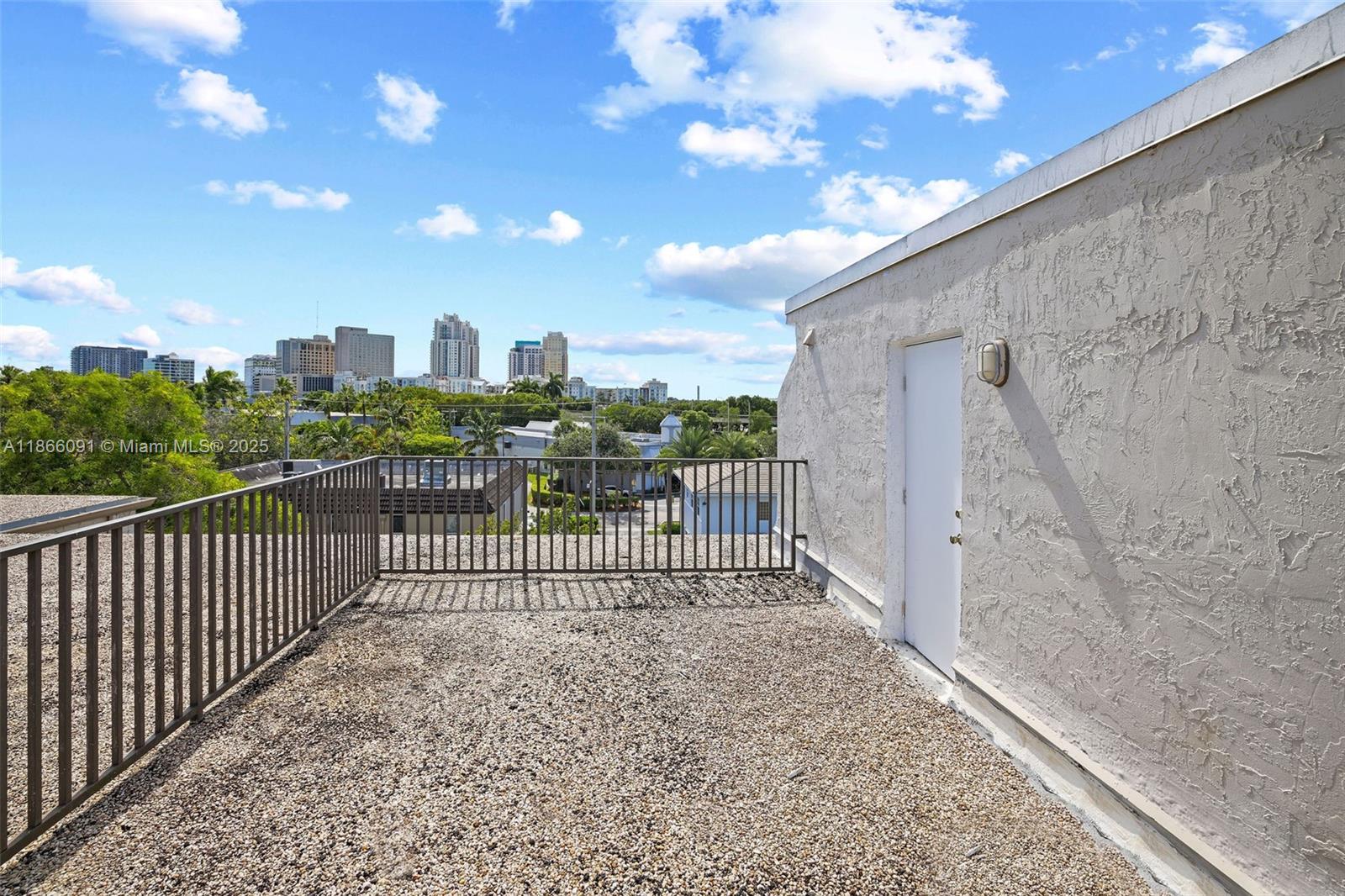 DADELAND GROVE CONDO - Residential